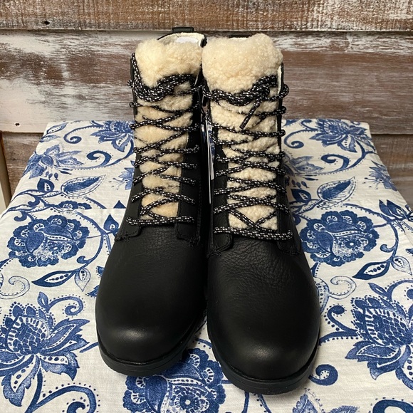 🖤NWT🖤 Sorel Emelie Short Lace Cozy Boot - Picture 7 of 12